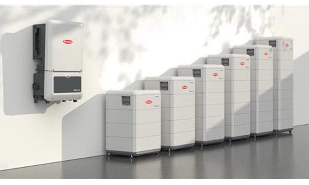 Akumulator wysokonapięciowy z połączeniem DC