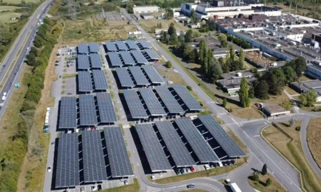 Jak ominąć ograniczenia sieci i zabezpieczyć firmy przed zmiennością cen energii?