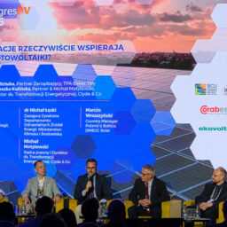Polska fotowoltaika na rozdrożu. Coraz więcej energii, coraz więcej ograniczeń