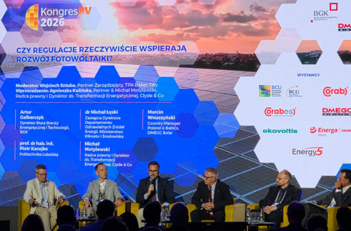 Polska fotowoltaika na rozdrożu. Coraz więcej energii, coraz więcej ograniczeń